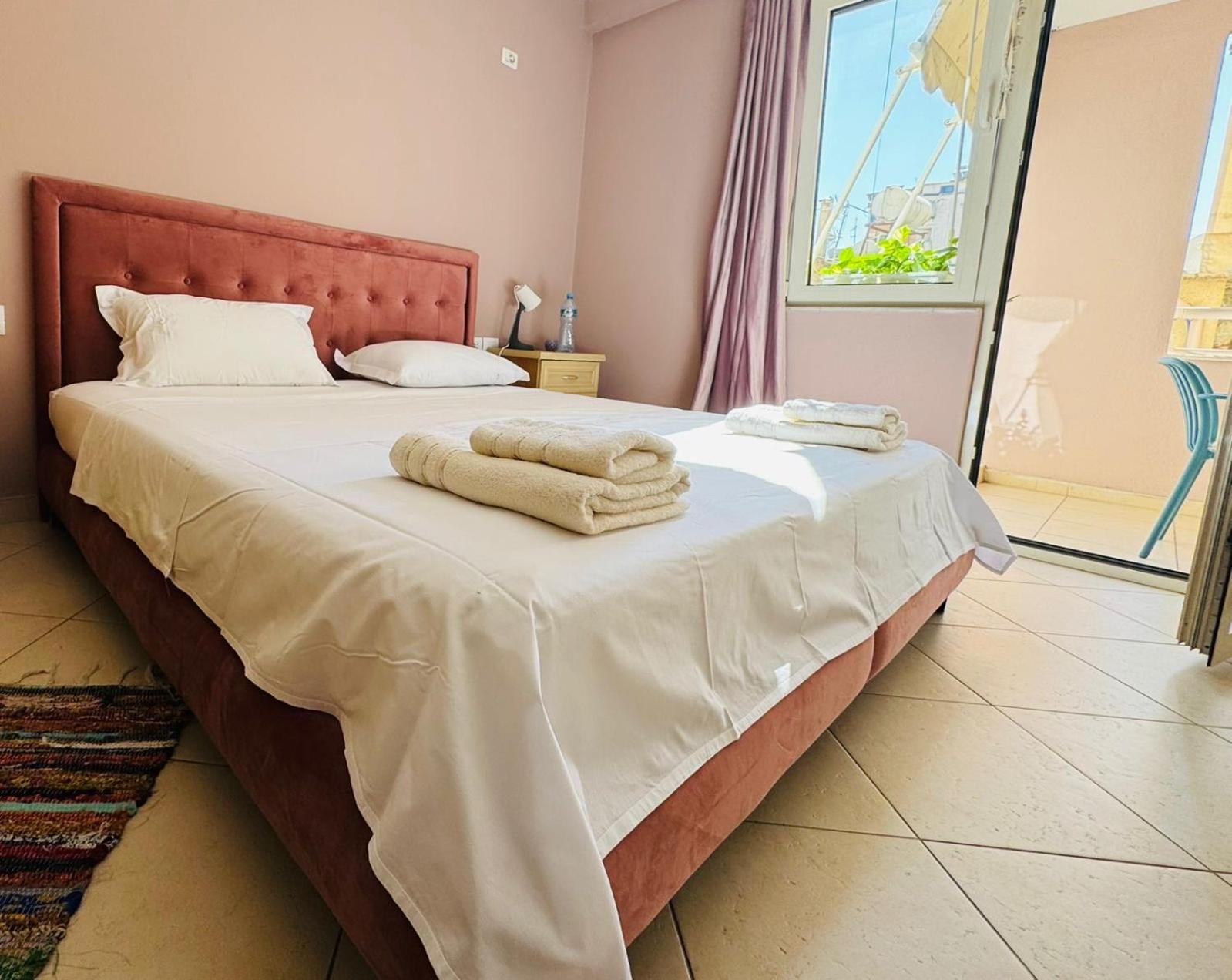 Sisi'S Apartments-Tirana City Center Bagian luar foto