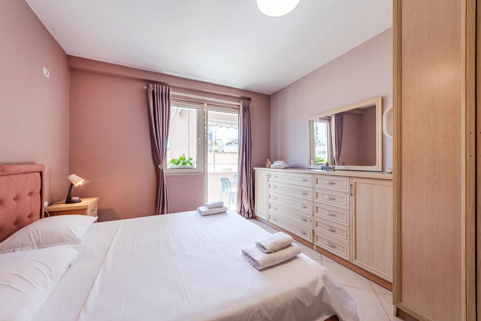 Sisi'S Apartments-Tirana City Center Bagian luar foto