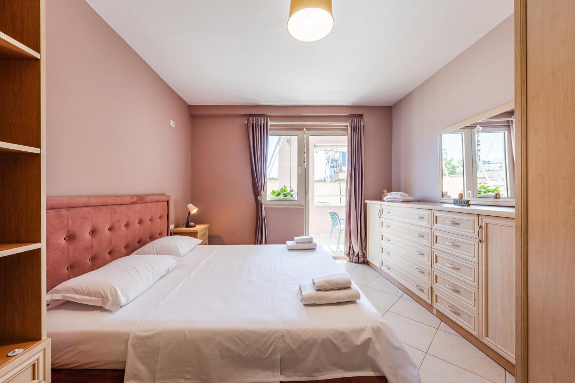 Sisi'S Apartments-Tirana City Center Bagian luar foto