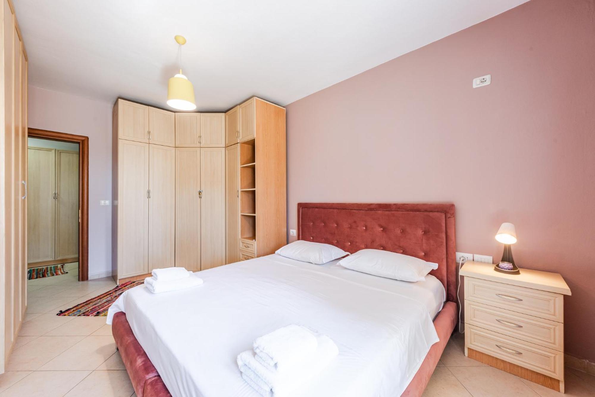Sisi'S Apartments-Tirana City Center Bagian luar foto